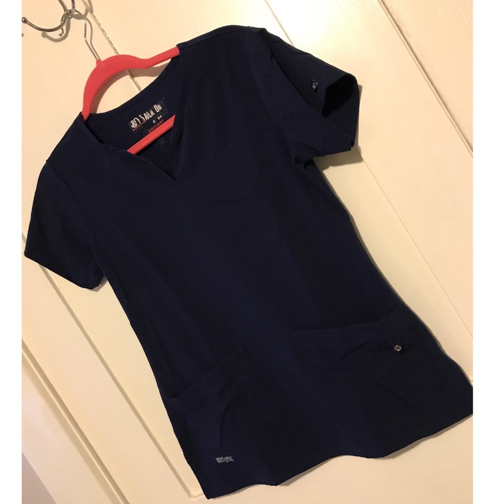 Scrub set